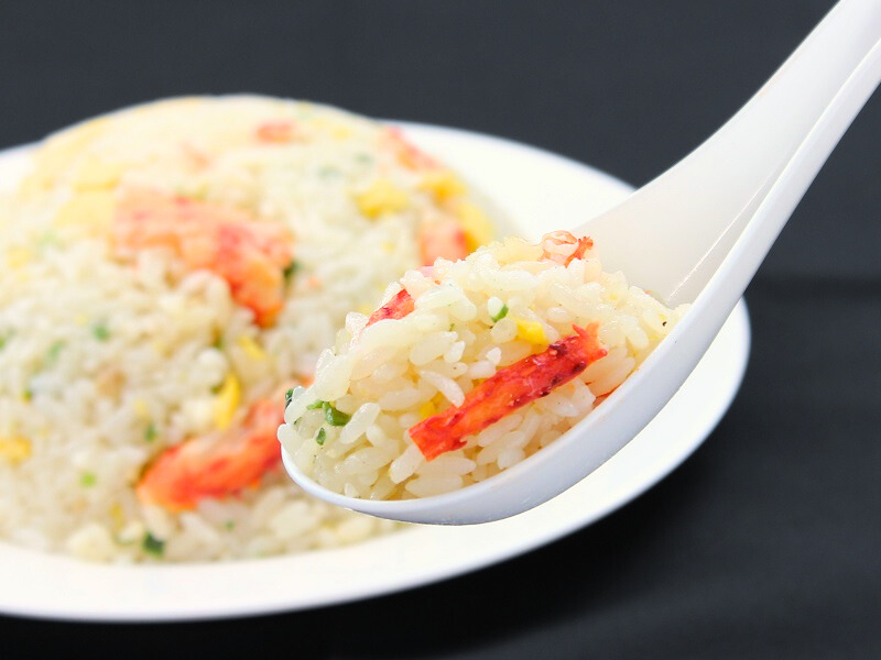 花咲ガニの旨味が染み込んだカニチャーハン